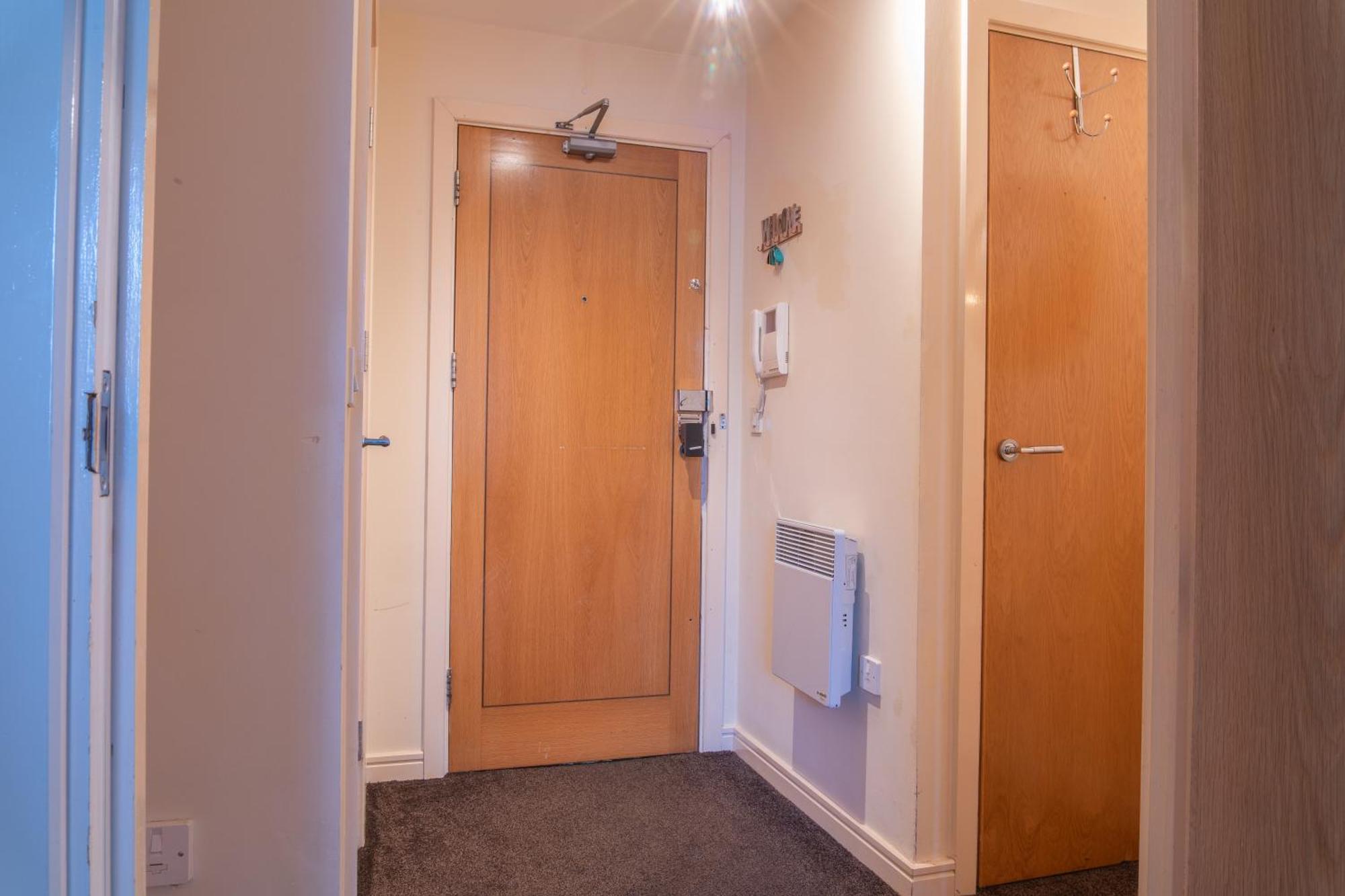 Stay In Our Stylish Flat! & Secure Building & Sleeps Up To 4 برمنغهام المظهر الخارجي الصورة